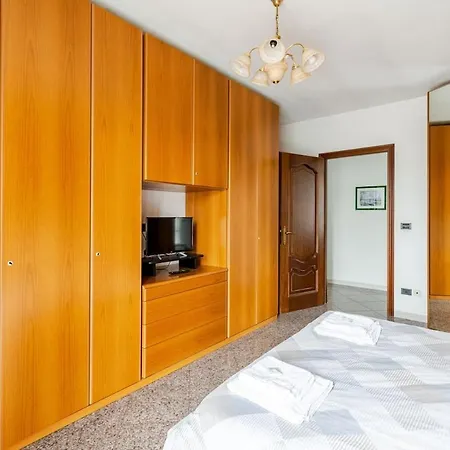 شقة Penthouse With Terrace - Private Parking & Wifi Pecetto di Valenza