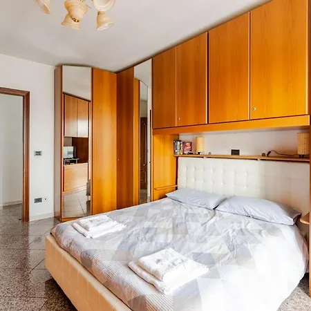 Penthouse With Terrace - Private Parking & Wifi Apartment Pecetto di Valenza