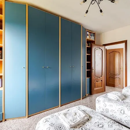 Penthouse With Terrace - Private Parking & Wifi Apartment *