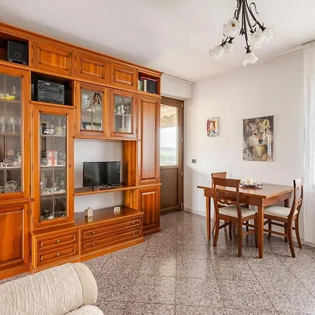 شقة Penthouse With Terrace - Private Parking & Wifi Pecetto di Valenza