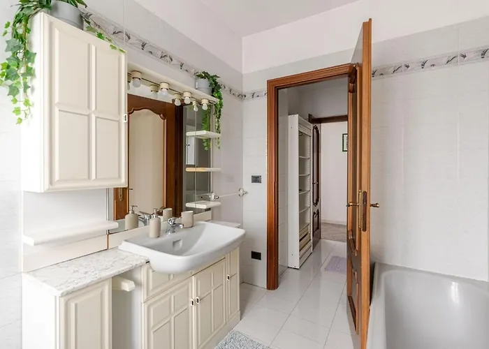 Lejlighed Penthouse With Terrace - Private Parking & Wifi Pecetto di Valenza